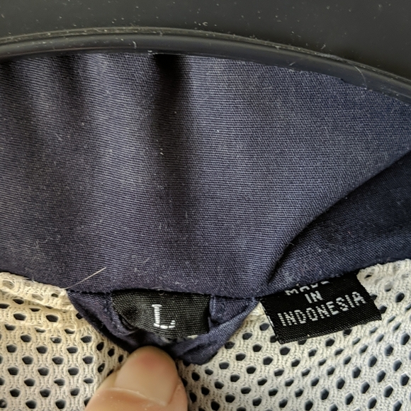 Windbreaker - L - Picture 4 of 7